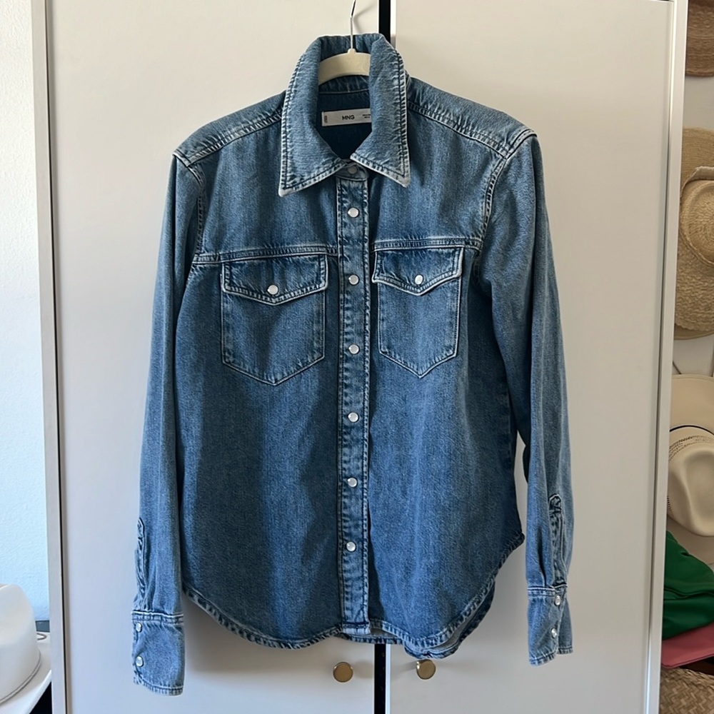 MANGO / Denim Stretch Button Down Shirt - M